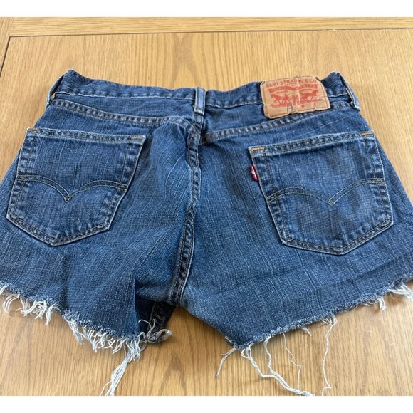 Levis Womens SZ 30/13 Distressed Denim Cutoff Shorts Medium Wash Frayed Hem - Picture 4 of 5